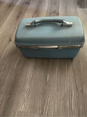 Light Blue Samsonite Women's Train Case Cosmetic Bag USED